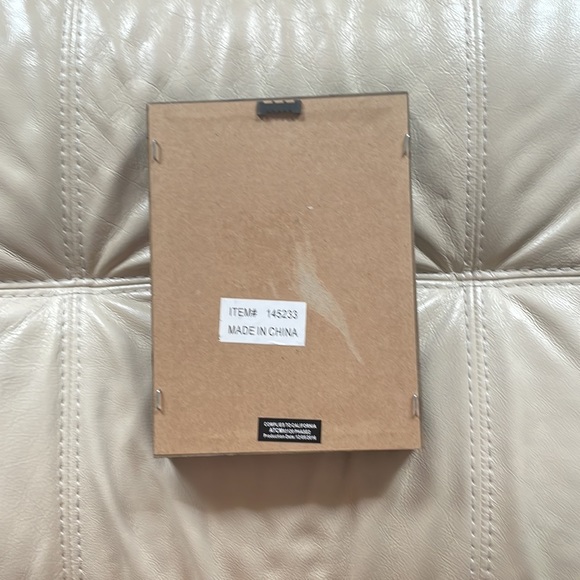 Shadow box decorative wall hanging. - Picture 2 of 3